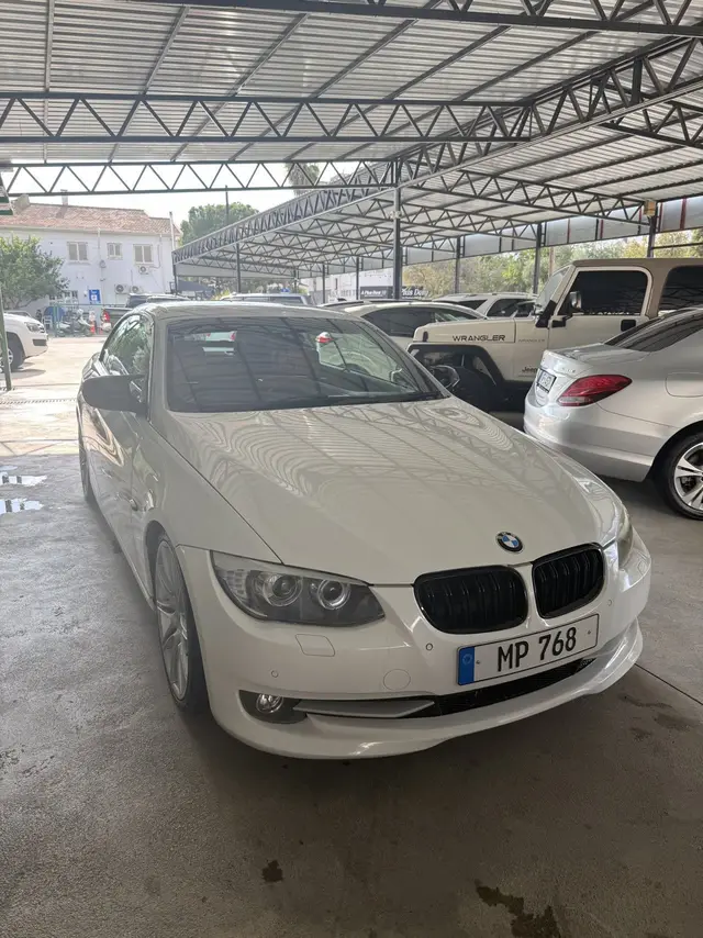 BMW 320i
